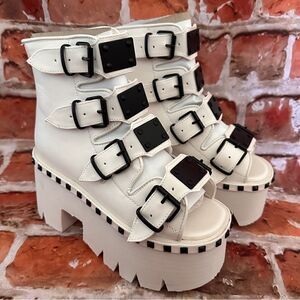 NIB Demonia ashes platform bootie sandals Sz 7